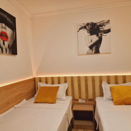 Airport Easy Link Appartement Iasi Buitenkant foto