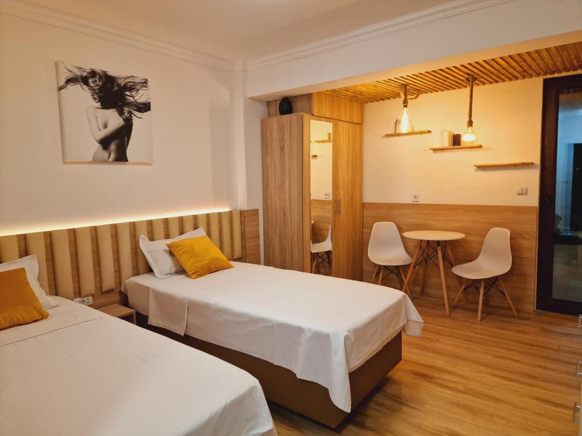 Airport Easy Link Appartement Iasi Buitenkant foto