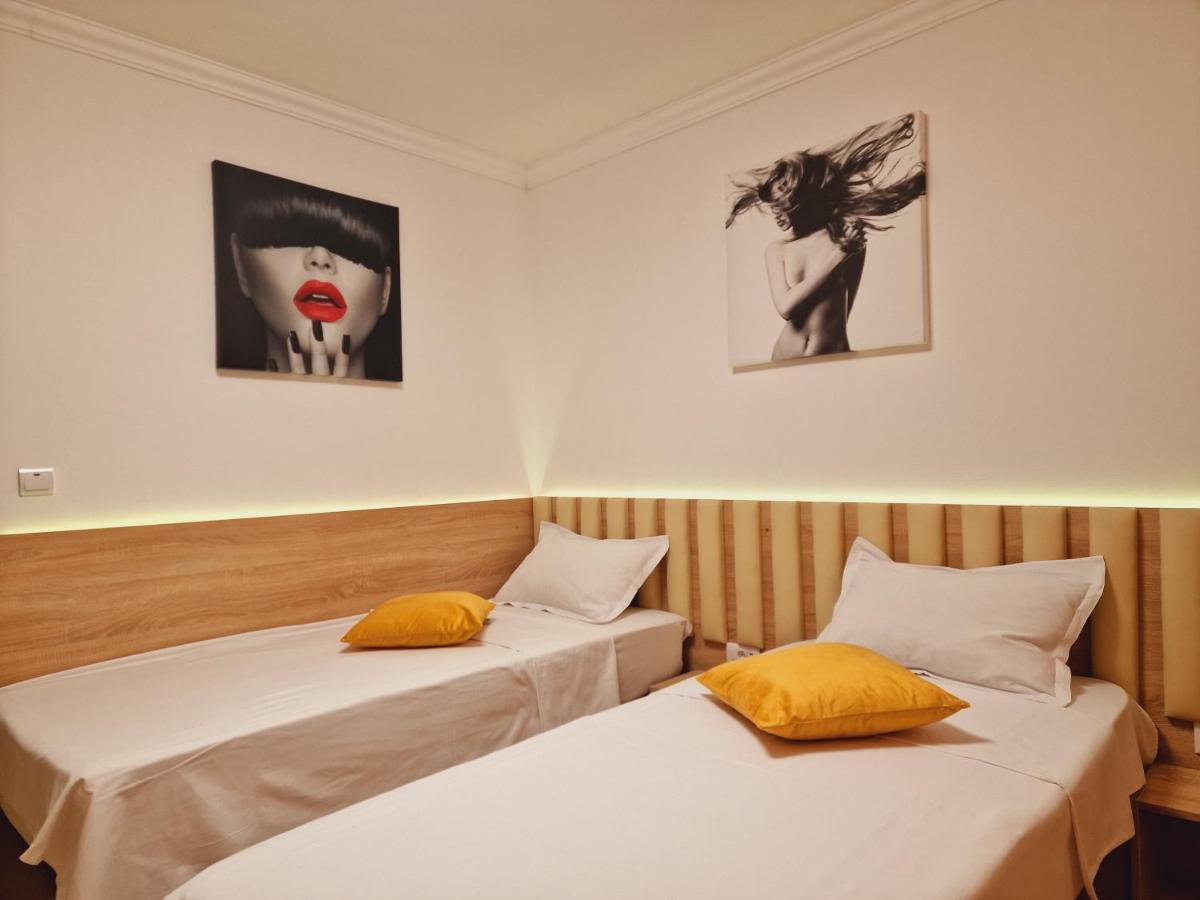 Airport Easy Link Appartement Iasi Buitenkant foto