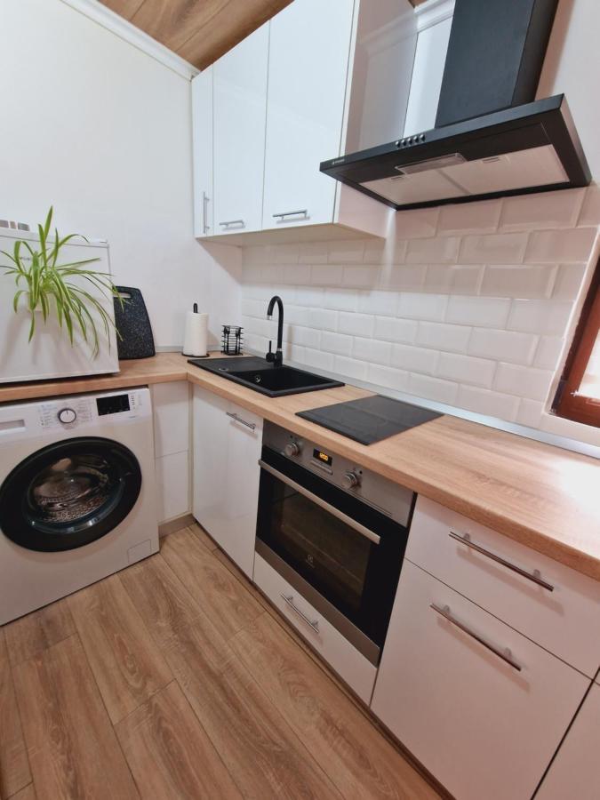 Airport Easy Link Appartement Iasi Buitenkant foto