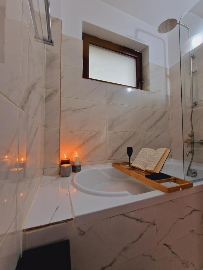 Airport Easy Link Appartement Iasi Buitenkant foto