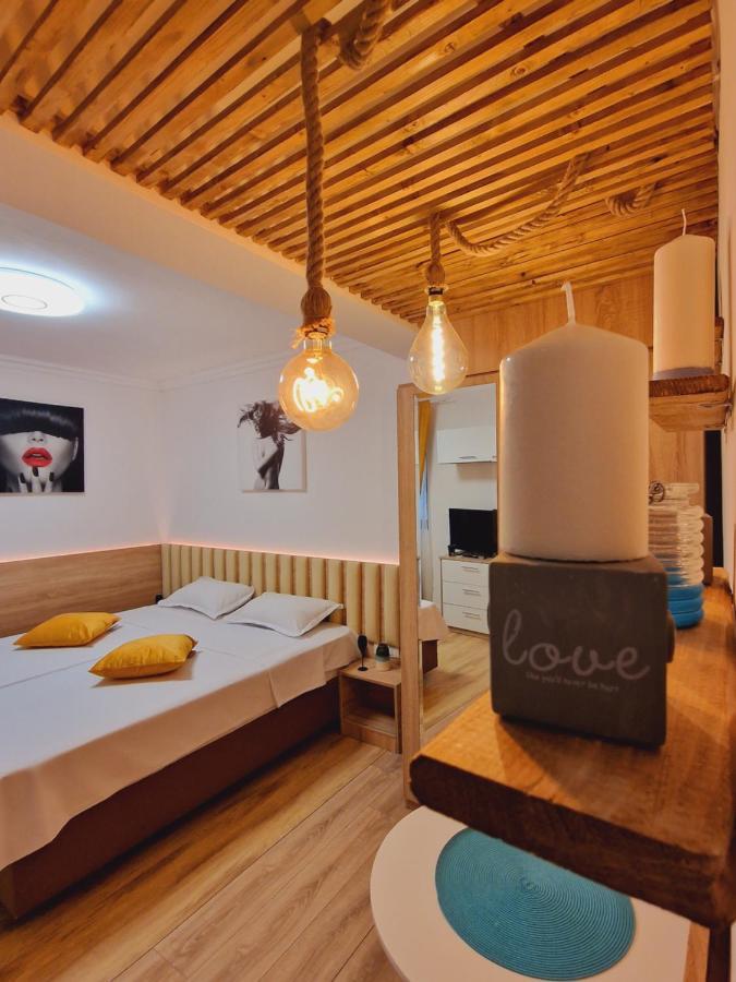 Airport Easy Link Appartement Iasi Buitenkant foto